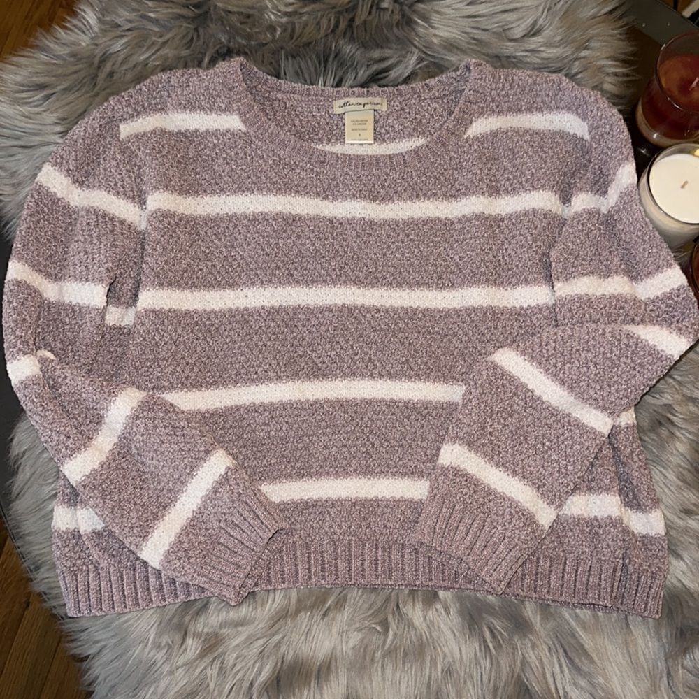 Lilac and White Sweater (Size Small)